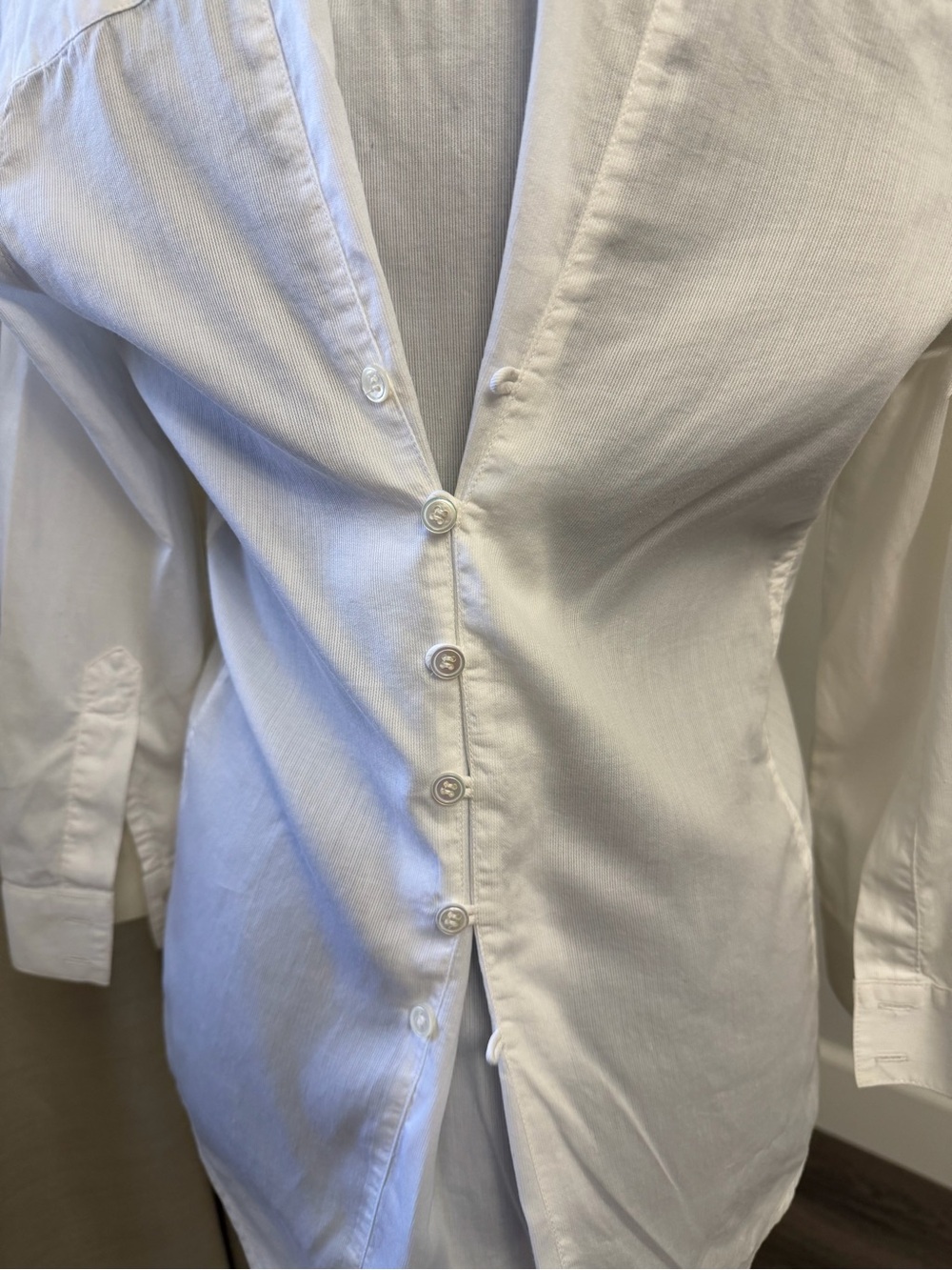 Elizabeth and James Cohen White Tailored Button-Down Shirt - Picture 5 of 11